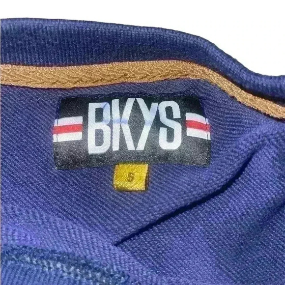 Embroidered & Textured Lucky Charm Crop Top - Picture 3 of 3